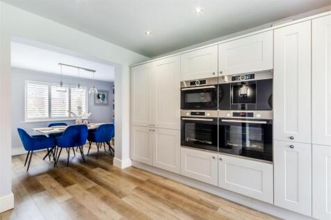 8639118-interior13v2.jpg