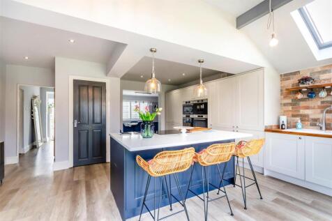 8639118-interior16v2.jpg