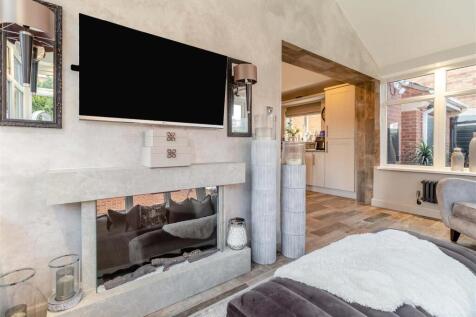 8643328-interior10.jpg