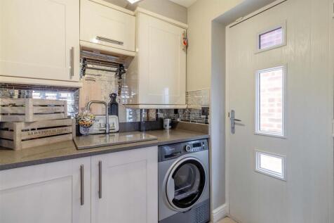 8643328-interior01.jpg
