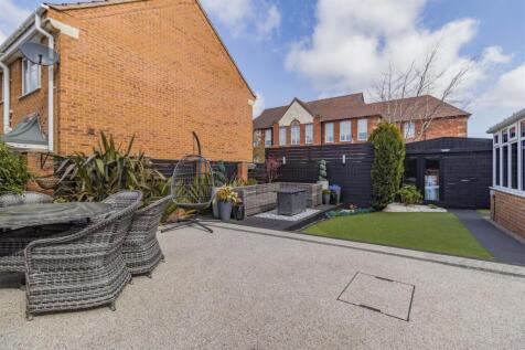 8643328-exterior04.jpg