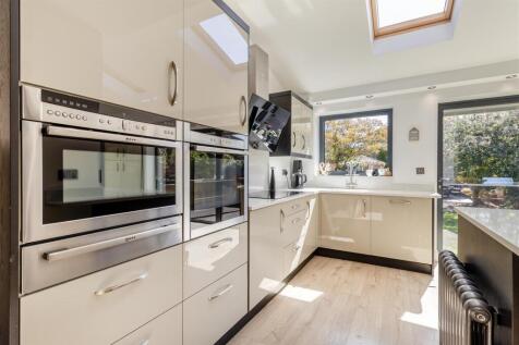 8643170-interior02.jpg
