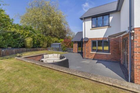 8646070-exterior12.jpg