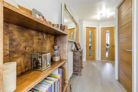 8649440-interior27.jpg