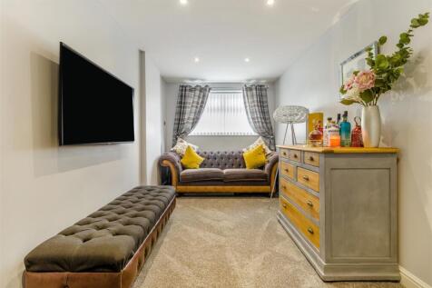 8649440-interior25.jpg