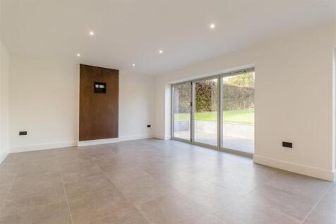 8657257-interior10.jpg