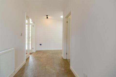 8657371-interior10.jpg