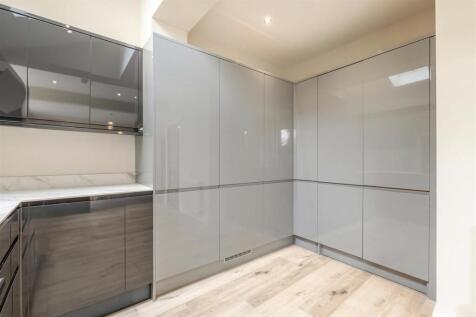 8657375-interior35.jpg