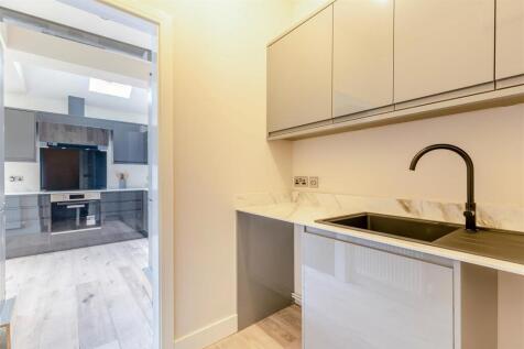 8657375-interior39.jpg