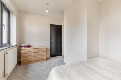 8657375-interior17.jpg