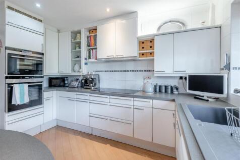 8659152-interior40.jpg