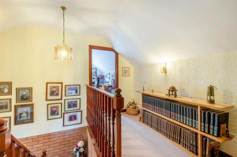8659152-interior34.jpg
