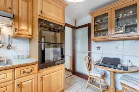 8659152-interior45.jpg