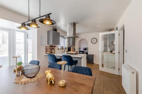 8660037-interior31.jpg