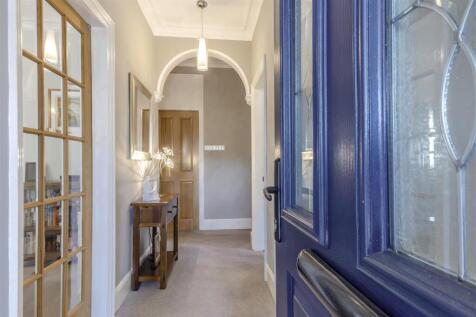 8660343-interior16.jpg