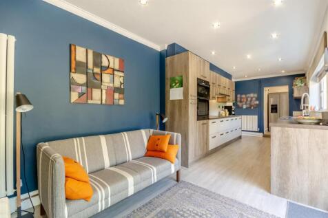 8660343-interior38.jpg