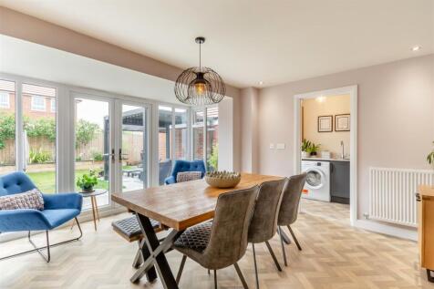 8661178-interior16.jpg