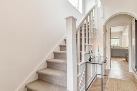 8609890-interior16.jpg