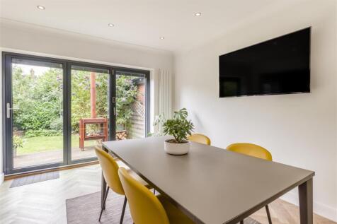 8609890-interior02.jpg