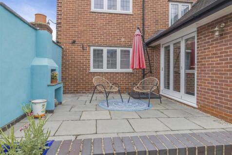 8657453-exterior13.jpg