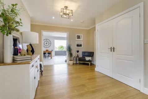 8566438-interior11.jpg