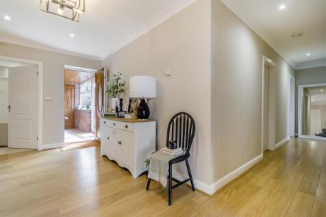 8566438-interior12.jpg
