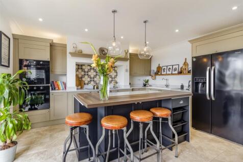 8566438-interior22.jpg
