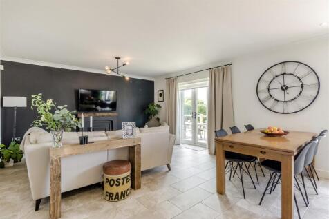 8566438-interior36.jpg