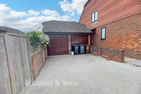 Garage / Driveway