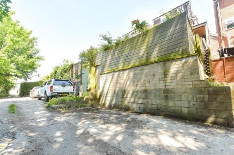 Driveway/Parking