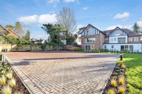 Driveway/Parking