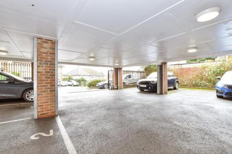 Driveway/Parking