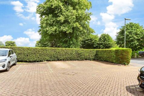 Driveway/Parking