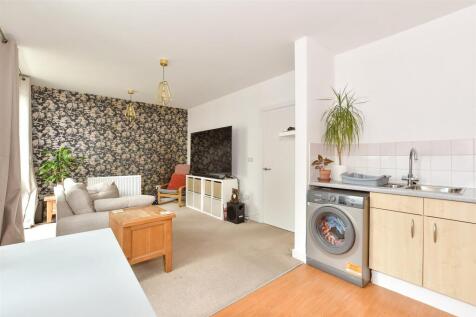 Lounge/Kitchen