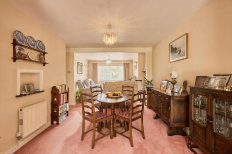 Sitting/Dining Room