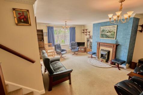 Sitting/Dining Room