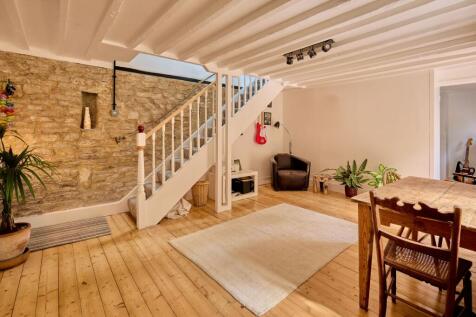 Sitting/Dining Room