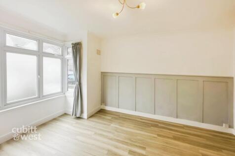 1 34 Highfield Ro...