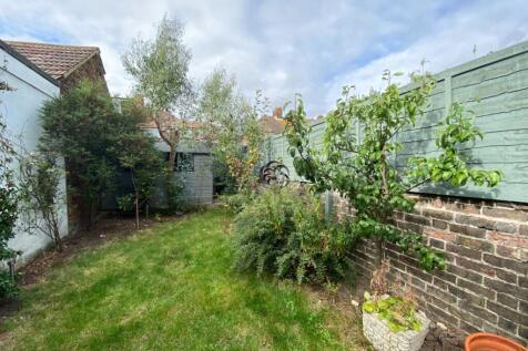 Beckett garden 3
