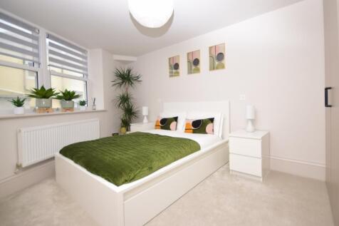 Royal bed 1