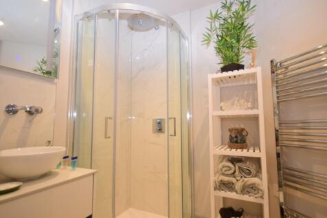 Royal shower room