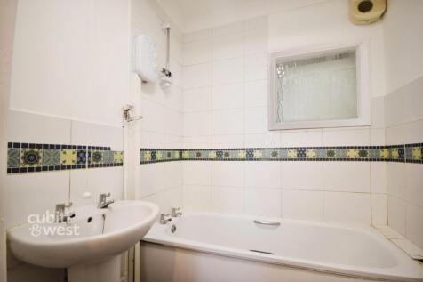 86 Longford Road - 8