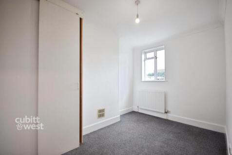 86 Longford Road - 2