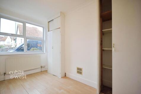 86 Longford Road - 7