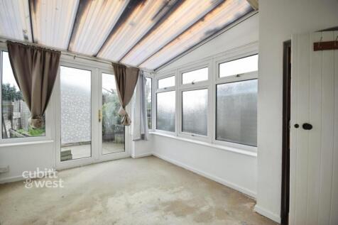 86 Longford Road - 3