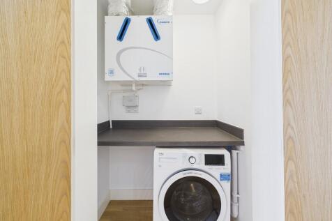 CAM02089G0-PR0577...