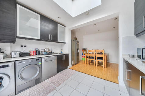 1383219-9-691dfd6...