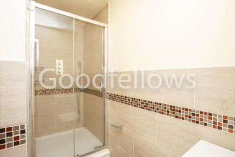 4 Hunting Gate Mews-