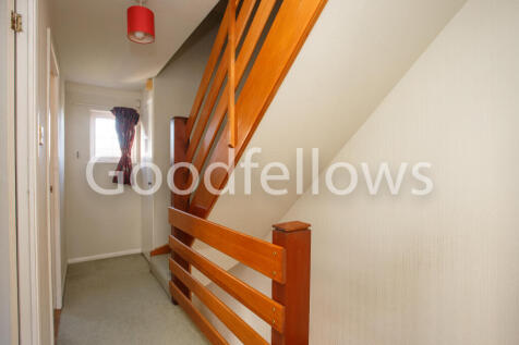 4 Hunting Gate Mews-