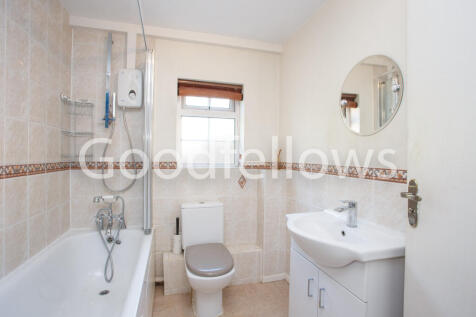 4 Hunting Gate Mews-